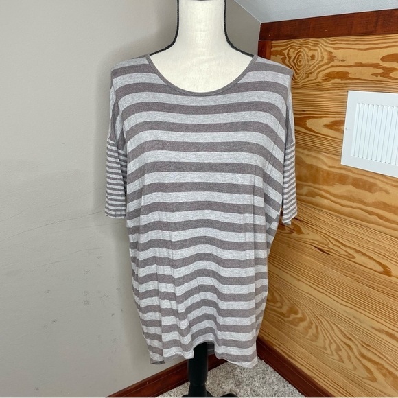 Lularoe Oversized Grey Striped Drop Shoulder Irma Tunic Top Shirt XXS - Picture 1 of 8